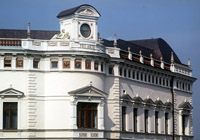 Marek Dyżewski_Fragment gmachu z widocznym pokryciem dachowym nad Salą Teatralną